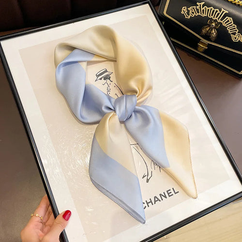 Foulard quadrato in satin MCH Studio con stampa classica 70x70 cm