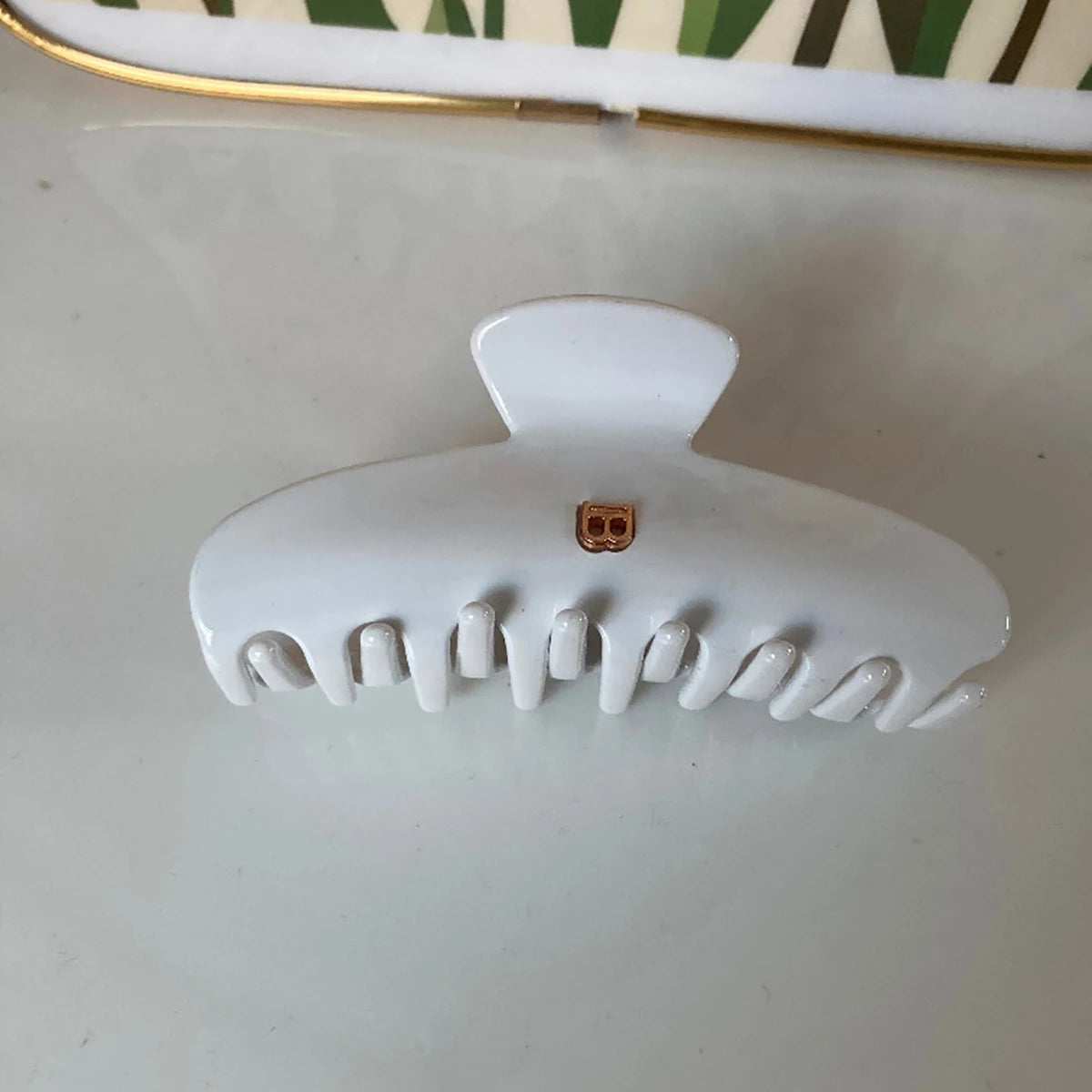 Molletone per capelli a forma di squalo con lettera